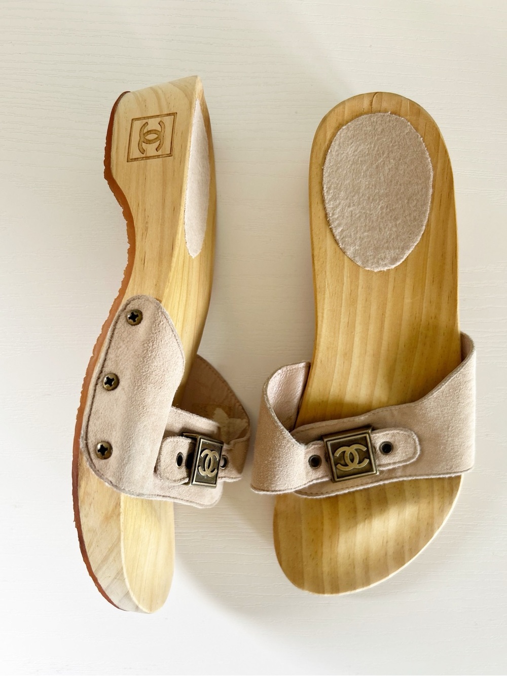 Chanel Vintage Beige Suede Wooden Clogs CC Logo Y2K EU 38 US 8